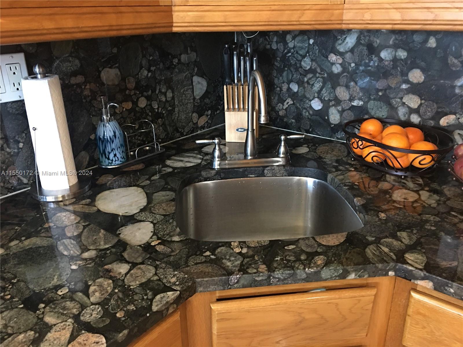 2761 Taft St 202, Hollywood, Florida 33020, 1 Bedroom Bedrooms, ,1 BathroomBathrooms,Residential,For Sale,2761 Taft St 202,A11550172