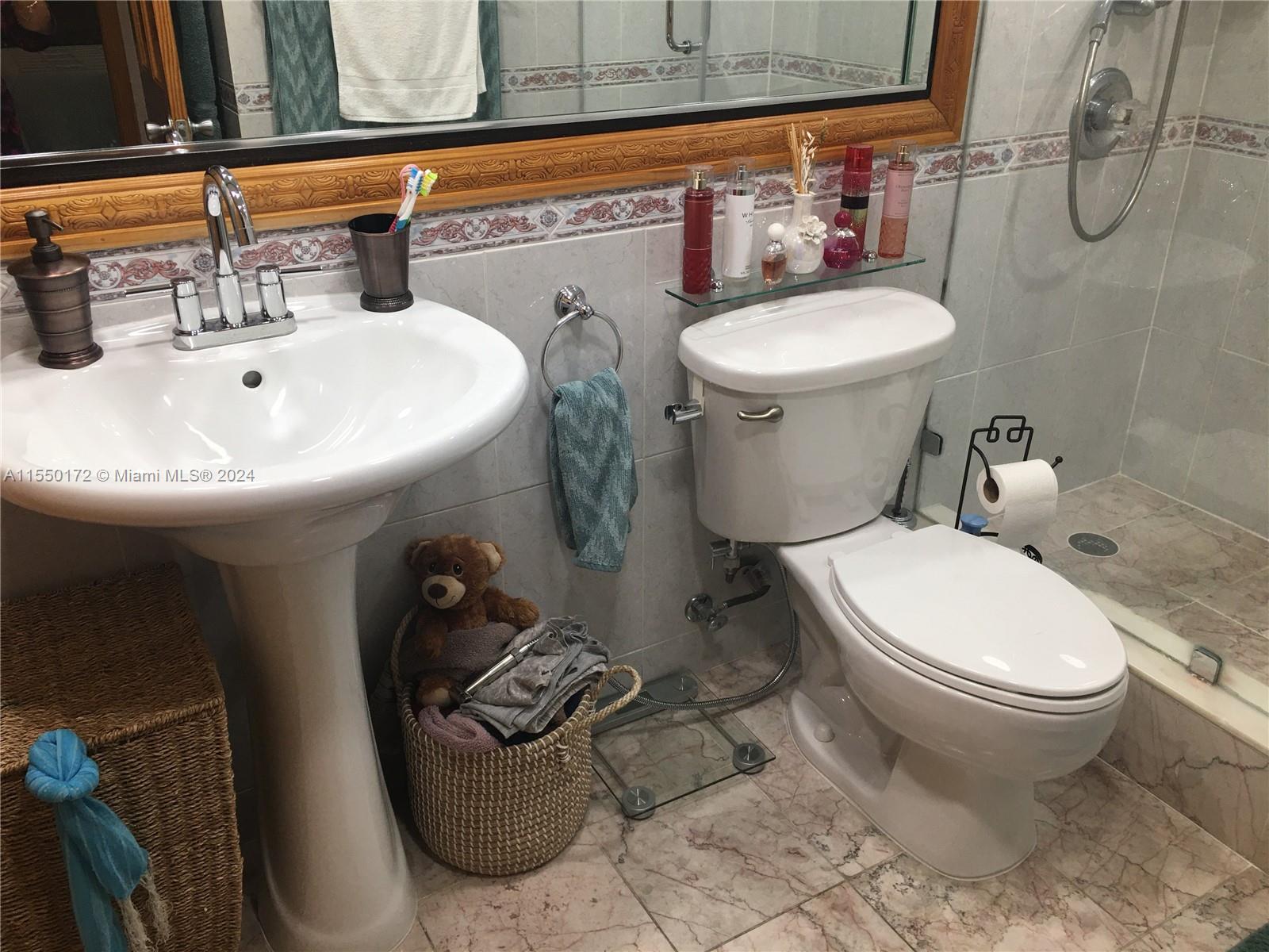 2761 Taft St 202, Hollywood, Florida 33020, 1 Bedroom Bedrooms, ,1 BathroomBathrooms,Residential,For Sale,2761 Taft St 202,A11550172