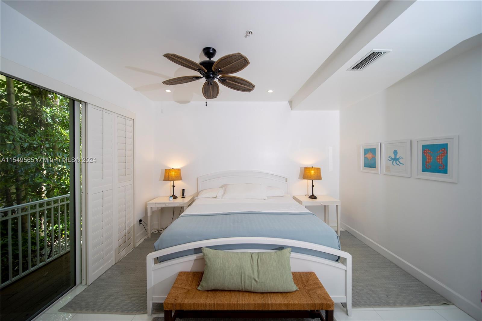 347 Oak St B1, Hollywood, Florida 33019, 4 Bedrooms Bedrooms, ,4 BathroomsBathrooms,Residential,For Sale,347 Oak St B1,A11549565