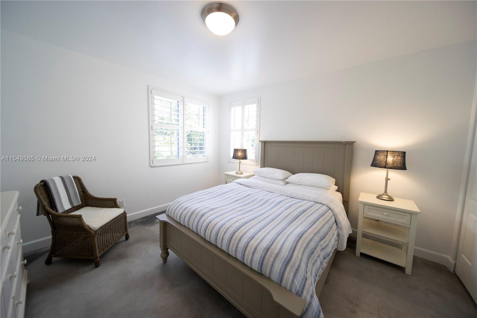 347 Oak St B1, Hollywood, Florida 33019, 4 Bedrooms Bedrooms, ,4 BathroomsBathrooms,Residential,For Sale,347 Oak St B1,A11549565