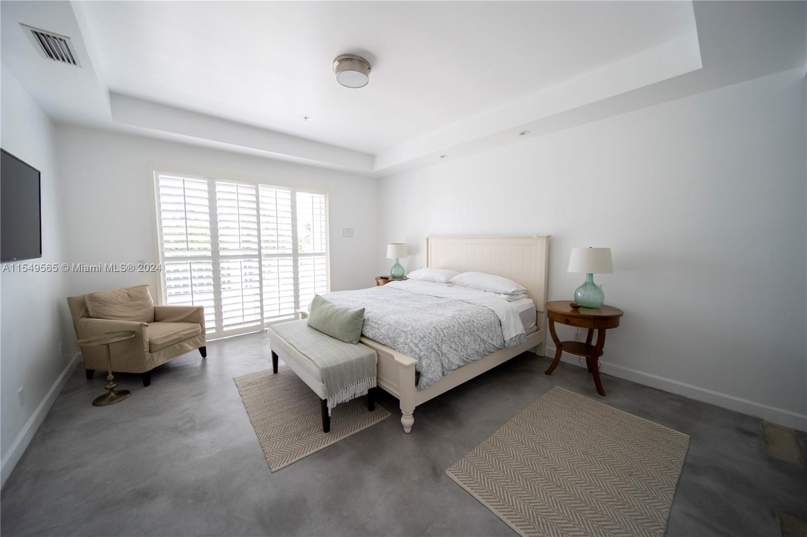 347 Oak St B1, Hollywood, Florida 33019, 4 Bedrooms Bedrooms, ,4 BathroomsBathrooms,Residential,For Sale,347 Oak St B1,A11549565