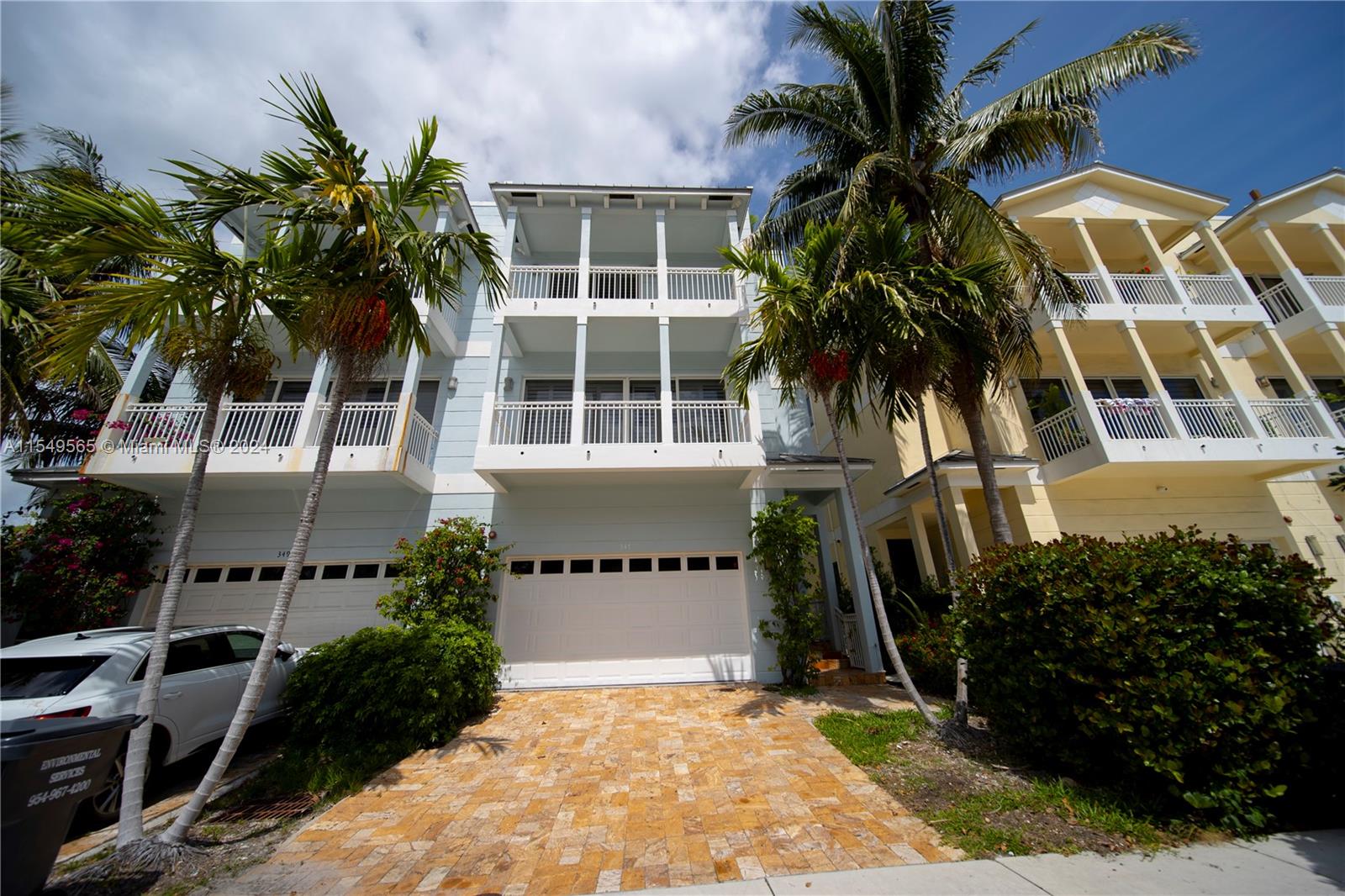 347 Oak St B1, Hollywood, Florida 33019, 4 Bedrooms Bedrooms, ,4 BathroomsBathrooms,Residential,For Sale,347 Oak St B1,A11549565