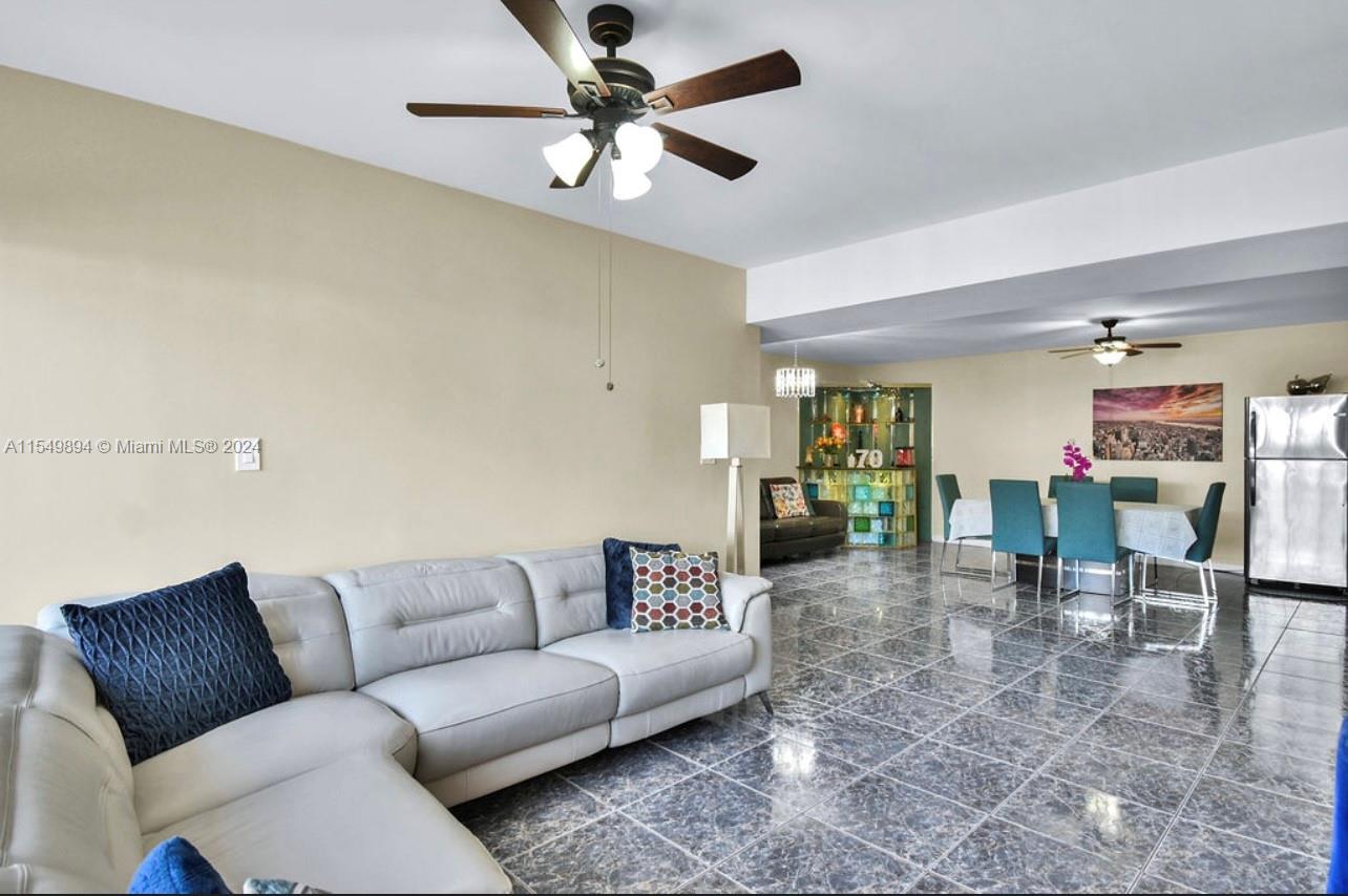 15660 SW 82nd Cir Ln 6-6, Miami, Florida 33193, 3 Bedrooms Bedrooms, ,2 BathroomsBathrooms,Residential,For Sale,15660 SW 82nd Cir Ln 6-6,A11549894