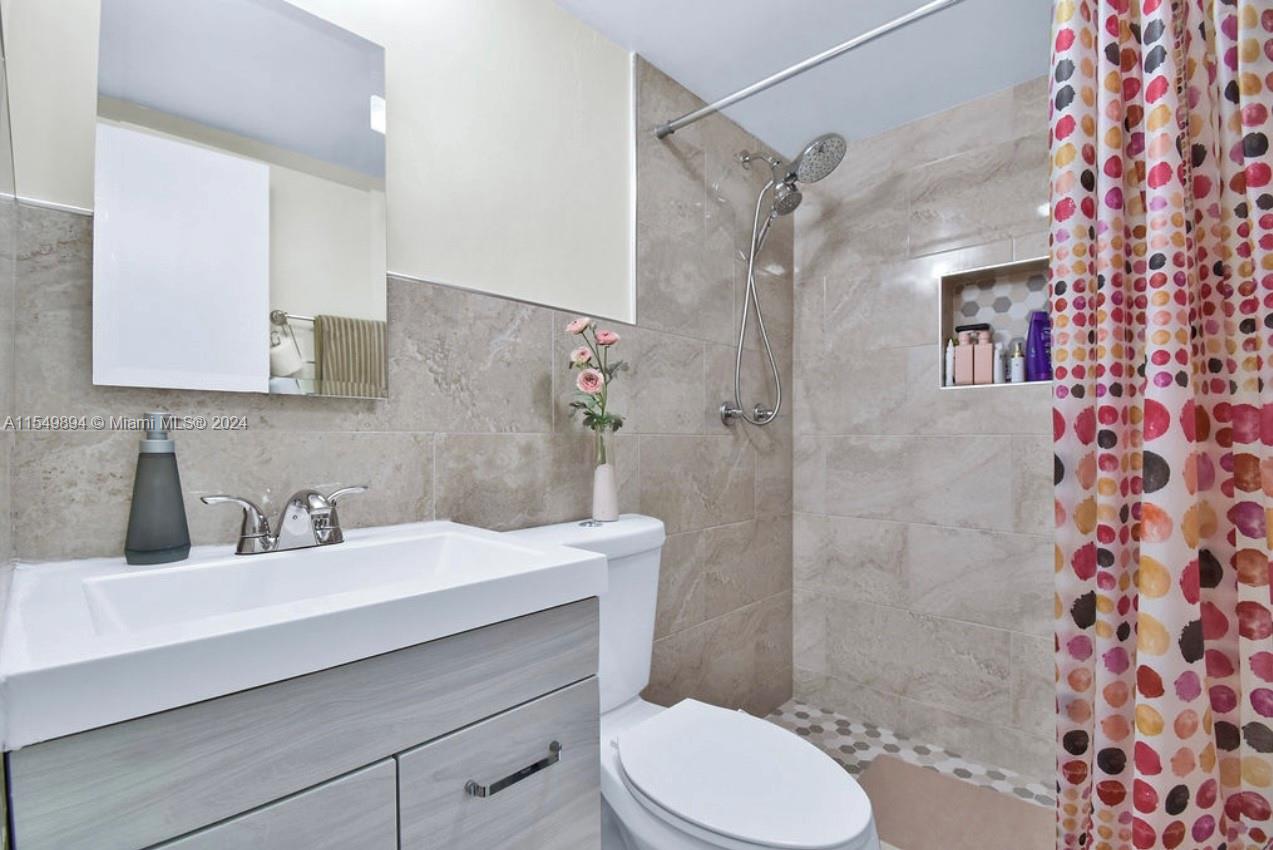 15660 SW 82nd Cir Ln 6-6, Miami, Florida 33193, 3 Bedrooms Bedrooms, ,2 BathroomsBathrooms,Residential,For Sale,15660 SW 82nd Cir Ln 6-6,A11549894