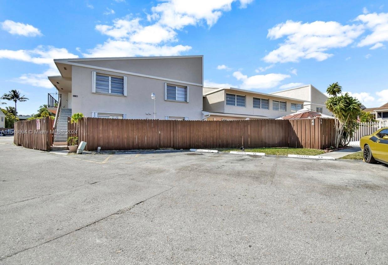 15660 SW 82nd Cir Ln 6-6, Miami, Florida 33193, 3 Bedrooms Bedrooms, ,2 BathroomsBathrooms,Residential,For Sale,15660 SW 82nd Cir Ln 6-6,A11549894