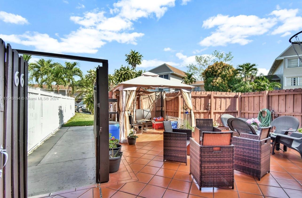 15660 SW 82nd Cir Ln 6-6, Miami, Florida 33193, 3 Bedrooms Bedrooms, ,2 BathroomsBathrooms,Residential,For Sale,15660 SW 82nd Cir Ln 6-6,A11549894