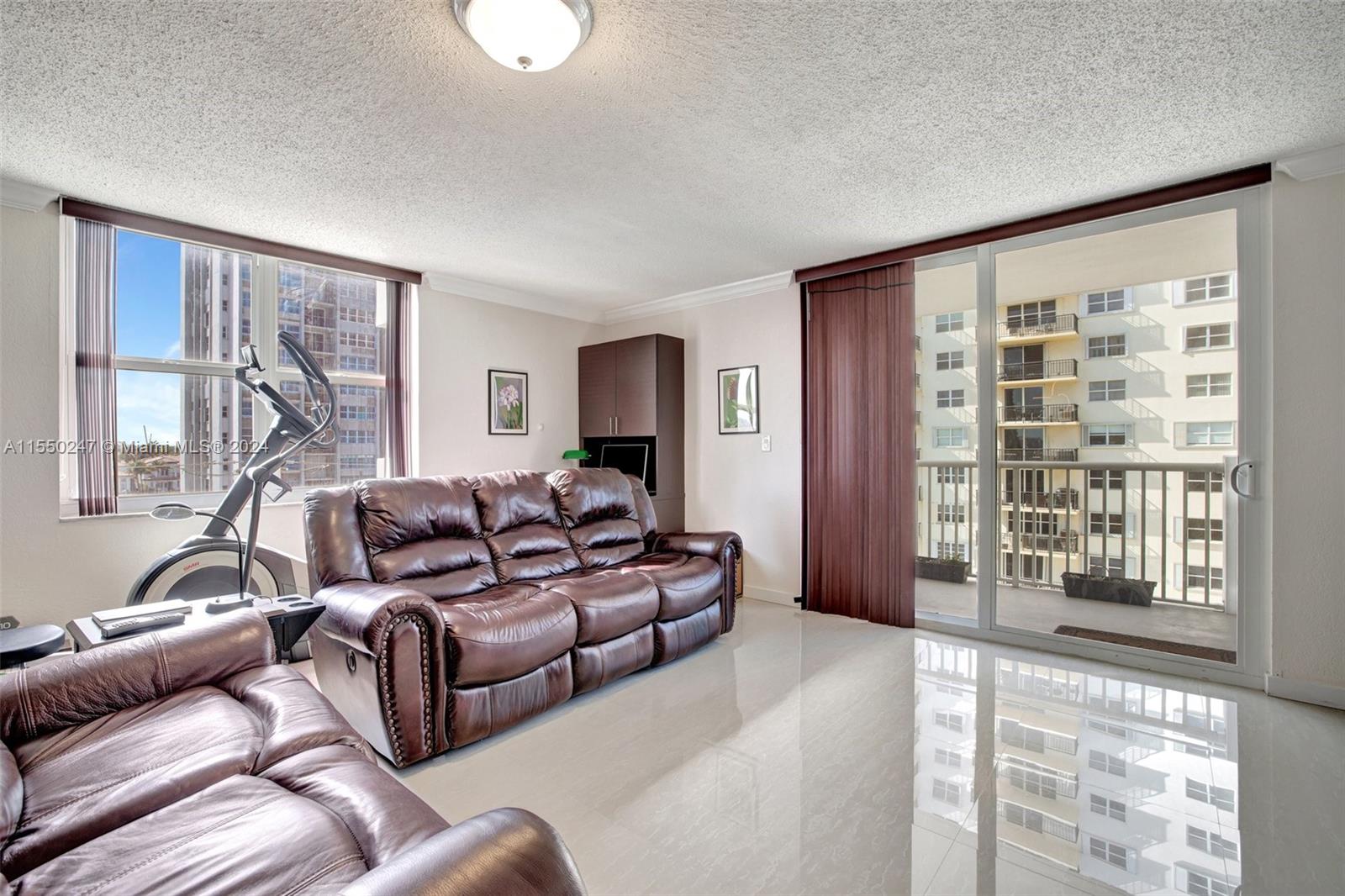 1601 S Ocean Dr 501, Hollywood, Florida 33019, 2 Bedrooms Bedrooms, ,2 BathroomsBathrooms,Residential,For Sale,1601 S Ocean Dr 501,A11550247