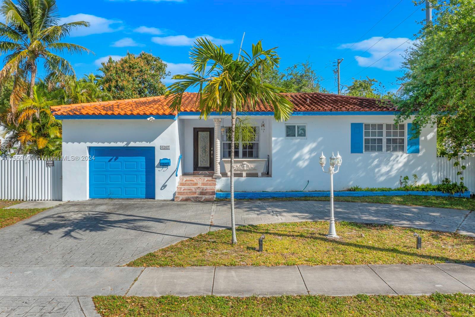 6207 SW 10th St  For Sale A11550109, FL