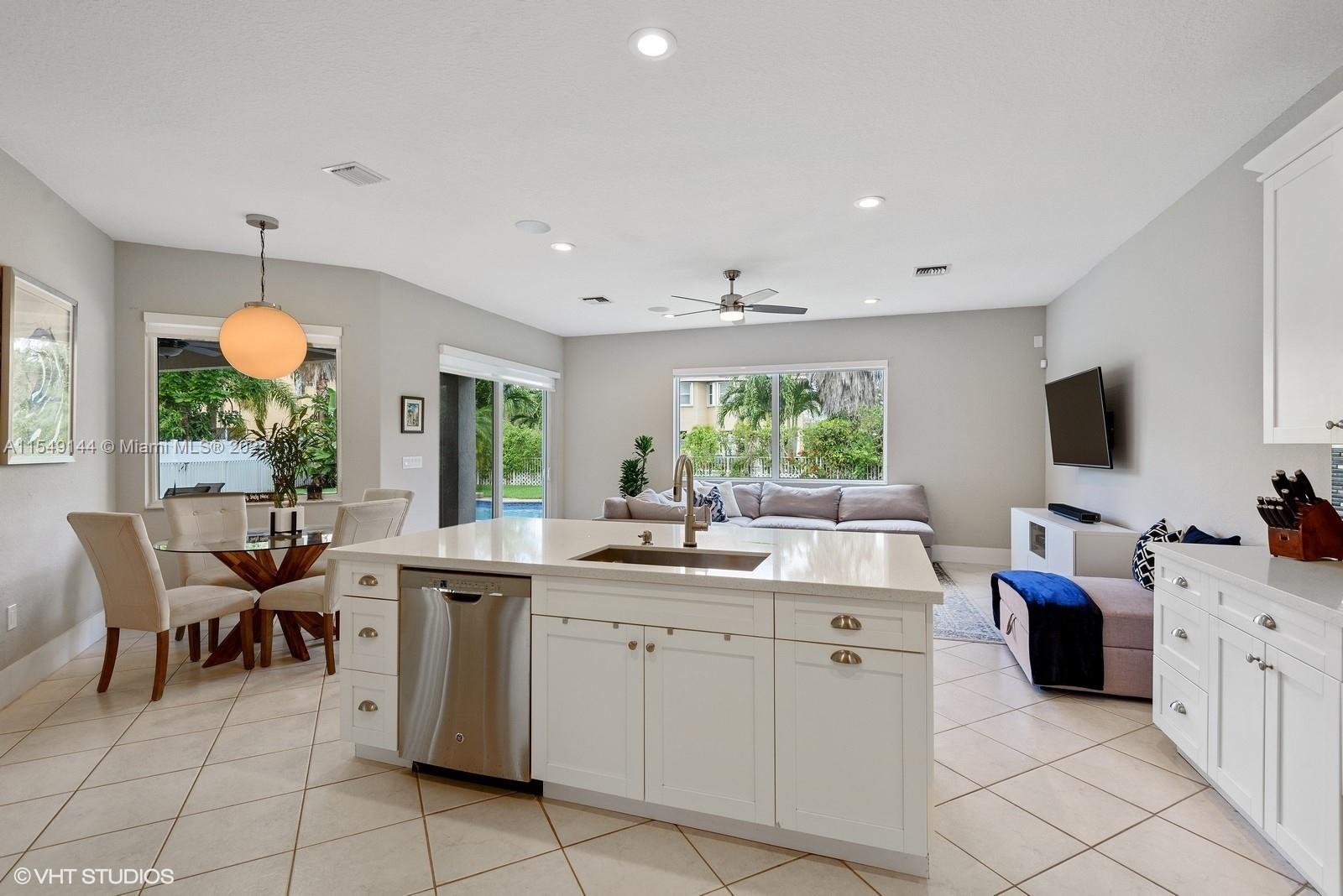 kitchen/family room/breakfast area
