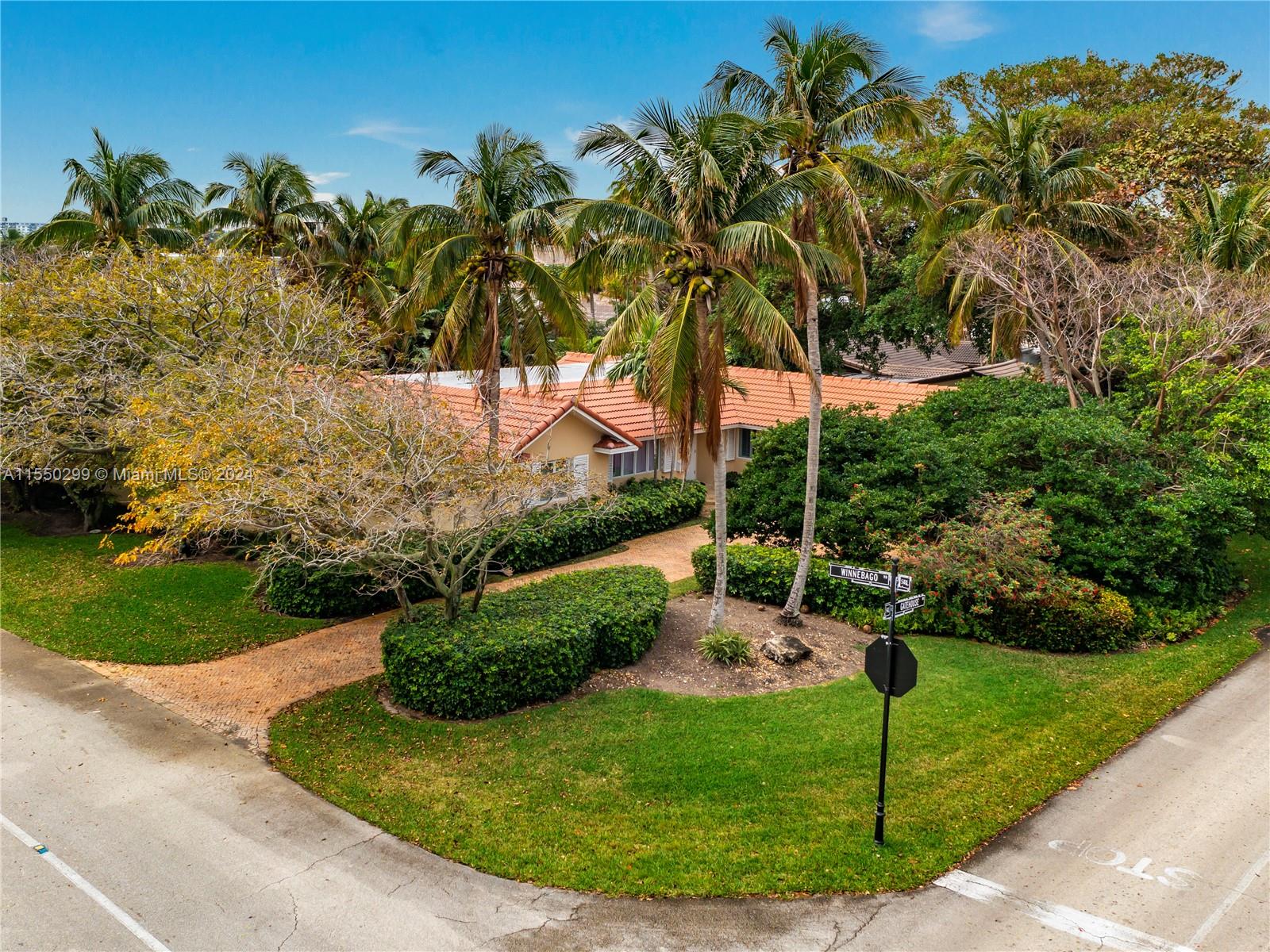 4 Gatehouse Rd, Sea Ranch Lakes, Florida 33308, 4 Bedrooms Bedrooms, ,3 BathroomsBathrooms,Residential,For Sale,4 Gatehouse Rd,A11550299