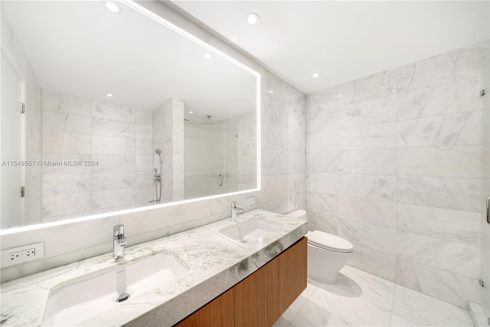 500 Alton 1806, Miami Beach, Florida 33139, 1 Bedroom Bedrooms, ,1 BathroomBathrooms,Residential,For Sale,500 Alton 1806,A11549657