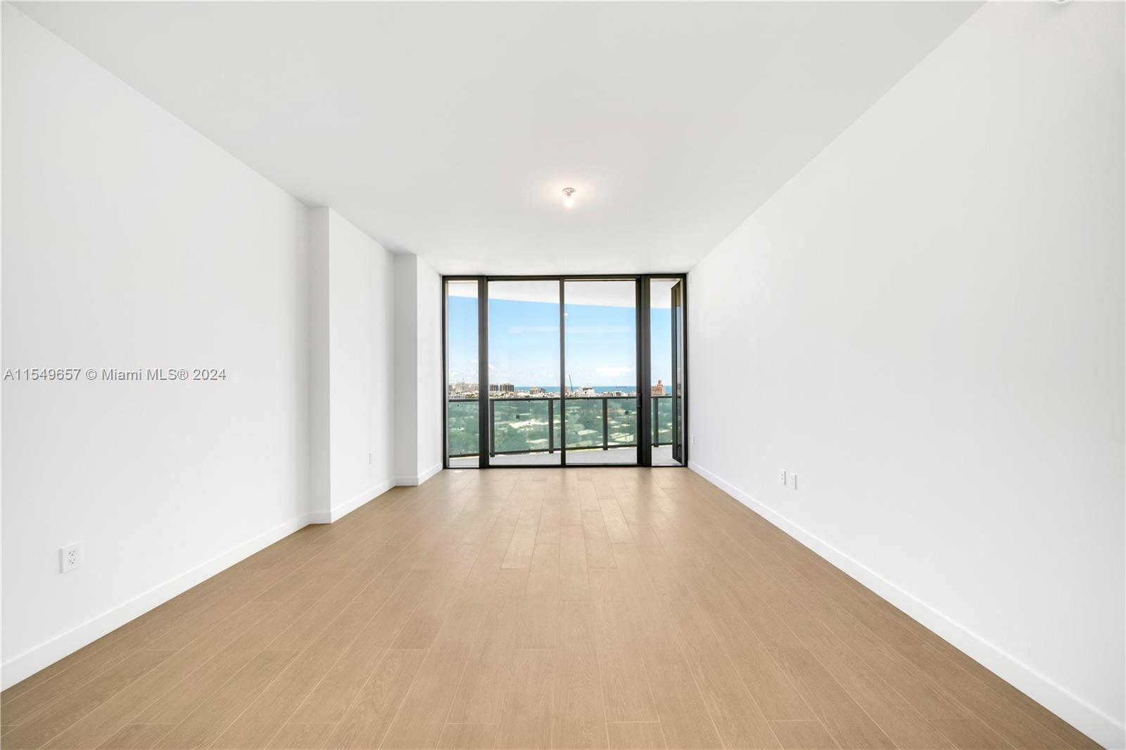 500 Alton 1806, Miami Beach, Florida 33139, 1 Bedroom Bedrooms, ,1 BathroomBathrooms,Residential,For Sale,500 Alton 1806,A11549657