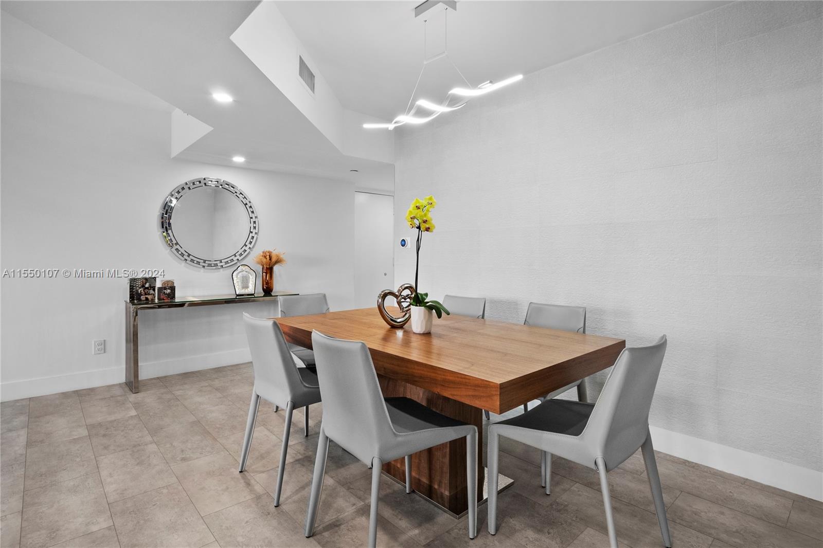 21055 Yacht Club Dr 607, Aventura, Florida 33180, 2 Bedrooms Bedrooms, ,2 BathroomsBathrooms,Residential,For Sale,21055 Yacht Club Dr 607,A11550107