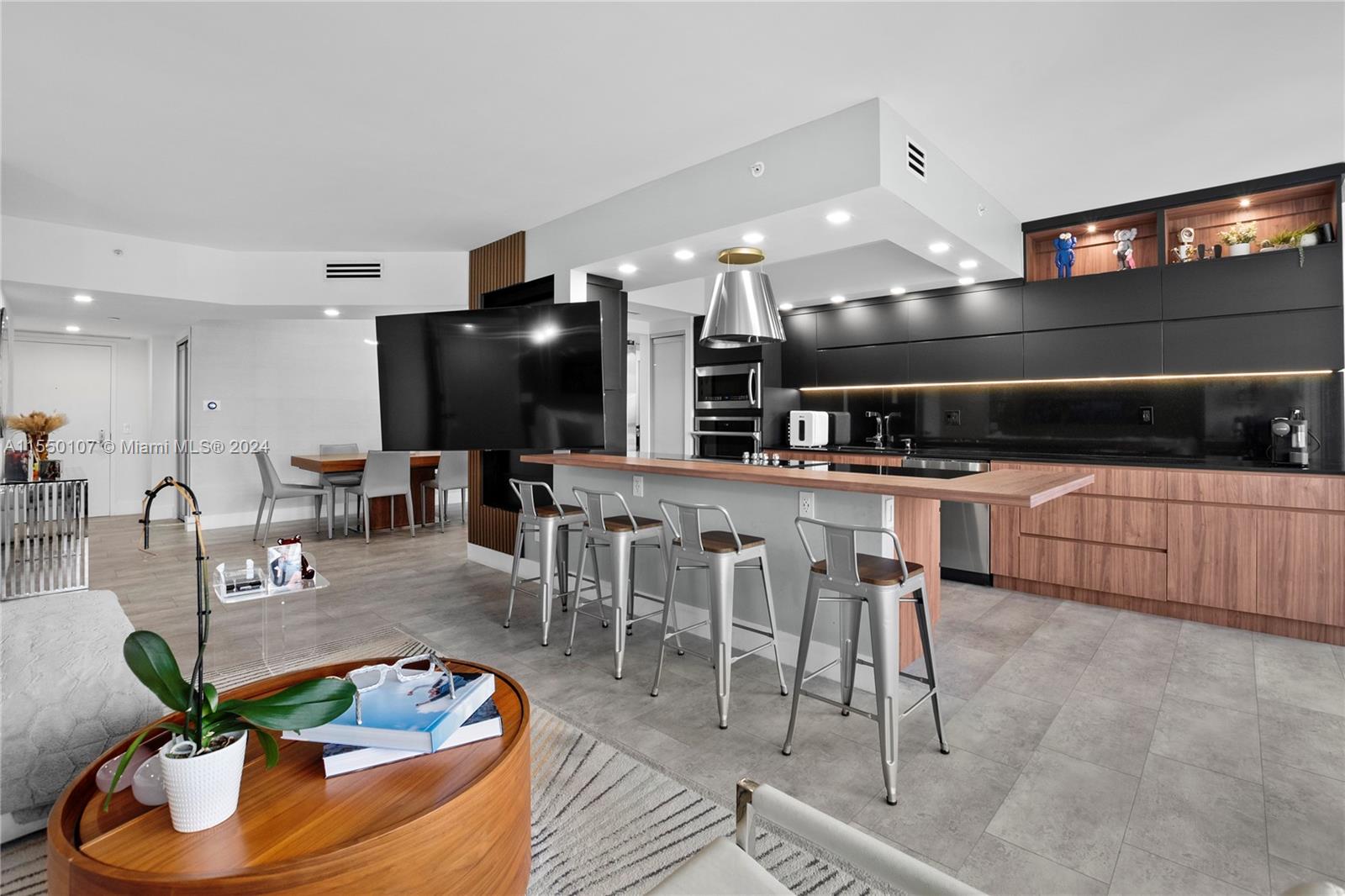 21055 Yacht Club Dr 607, Aventura, Florida 33180, 2 Bedrooms Bedrooms, ,2 BathroomsBathrooms,Residential,For Sale,21055 Yacht Club Dr 607,A11550107