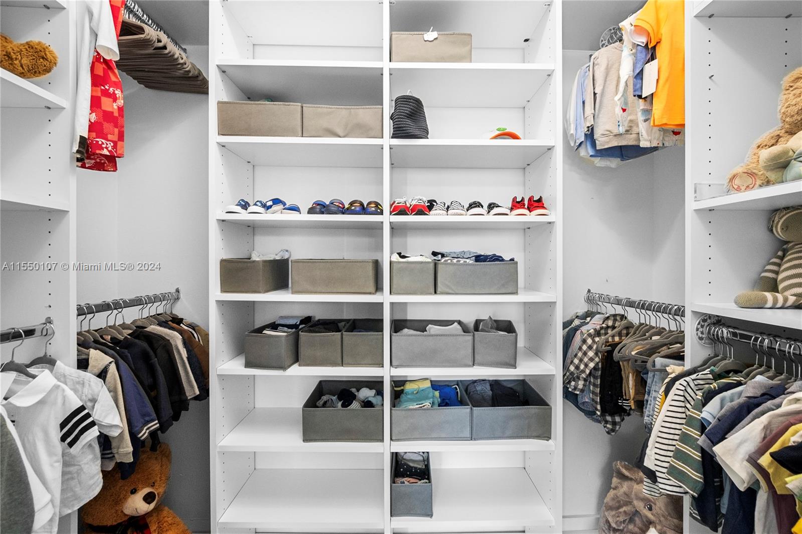 21055 Yacht Club Dr 607, Aventura, Florida 33180, 2 Bedrooms Bedrooms, ,2 BathroomsBathrooms,Residential,For Sale,21055 Yacht Club Dr 607,A11550107