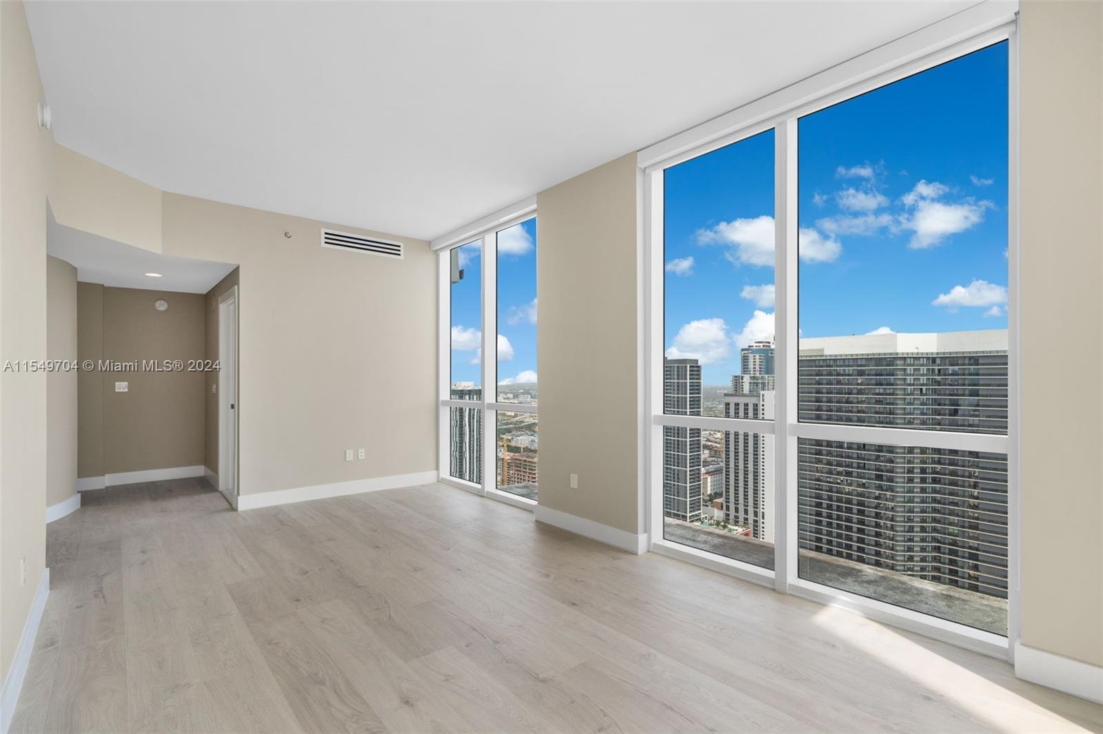 244 Biscayne Blvd UPH-4904, Miami, Florida 33132, 5 Bedrooms Bedrooms, ,5 BathroomsBathrooms,Residential,For Sale,244 Biscayne Blvd UPH-4904,A11549704