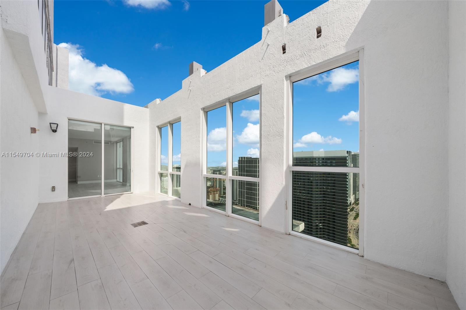 244 Biscayne Blvd UPH-4904, Miami, Florida 33132, 5 Bedrooms Bedrooms, ,5 BathroomsBathrooms,Residential,For Sale,244 Biscayne Blvd UPH-4904,A11549704