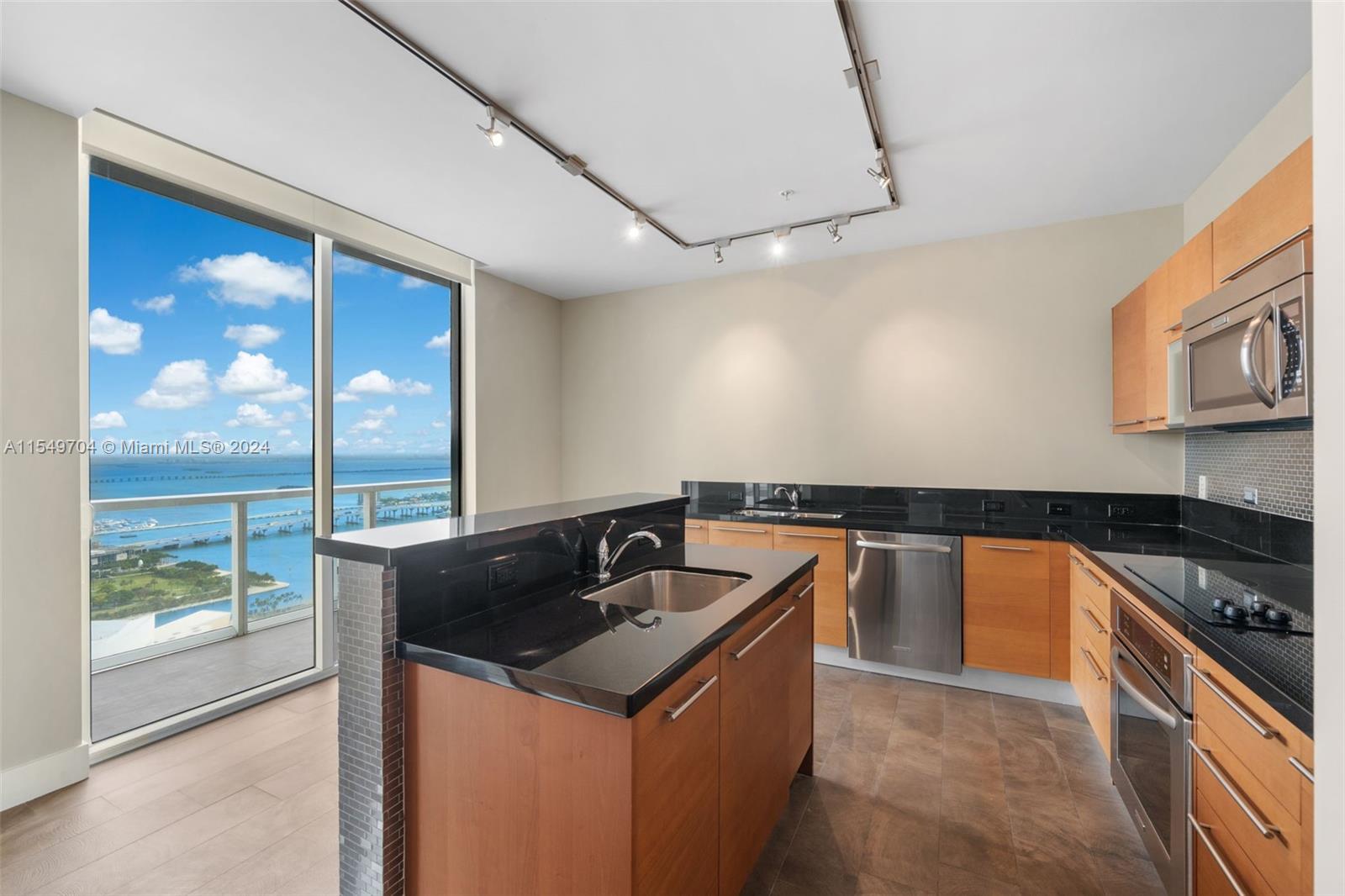 244 Biscayne Blvd UPH-4904, Miami, Florida 33132, 5 Bedrooms Bedrooms, ,5 BathroomsBathrooms,Residential,For Sale,244 Biscayne Blvd UPH-4904,A11549704