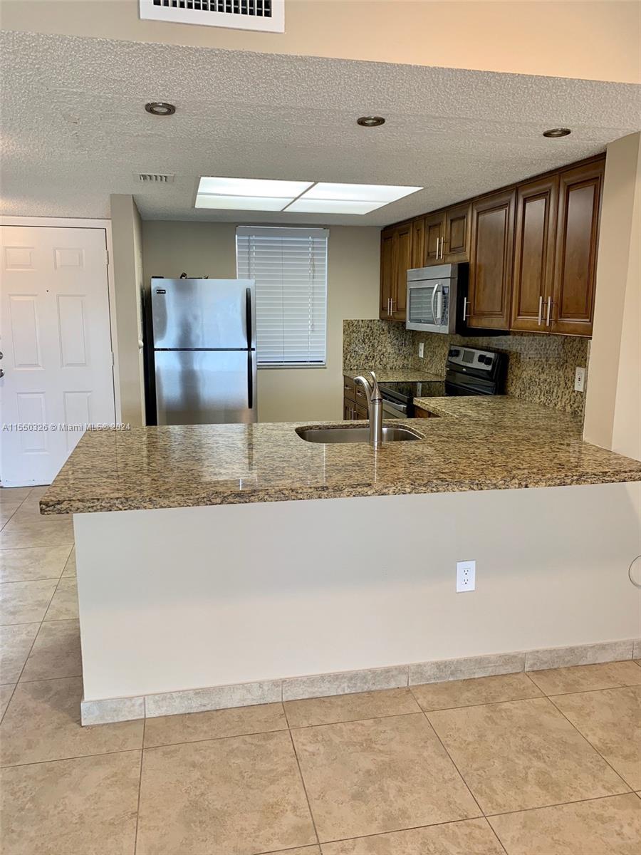 5200 NW 31st Ave 202, Fort Lauderdale, Florida 33309, 1 Bedroom Bedrooms, ,1 BathroomBathrooms,Residentiallease,For Rent,5200 NW 31st Ave 202,A11550326