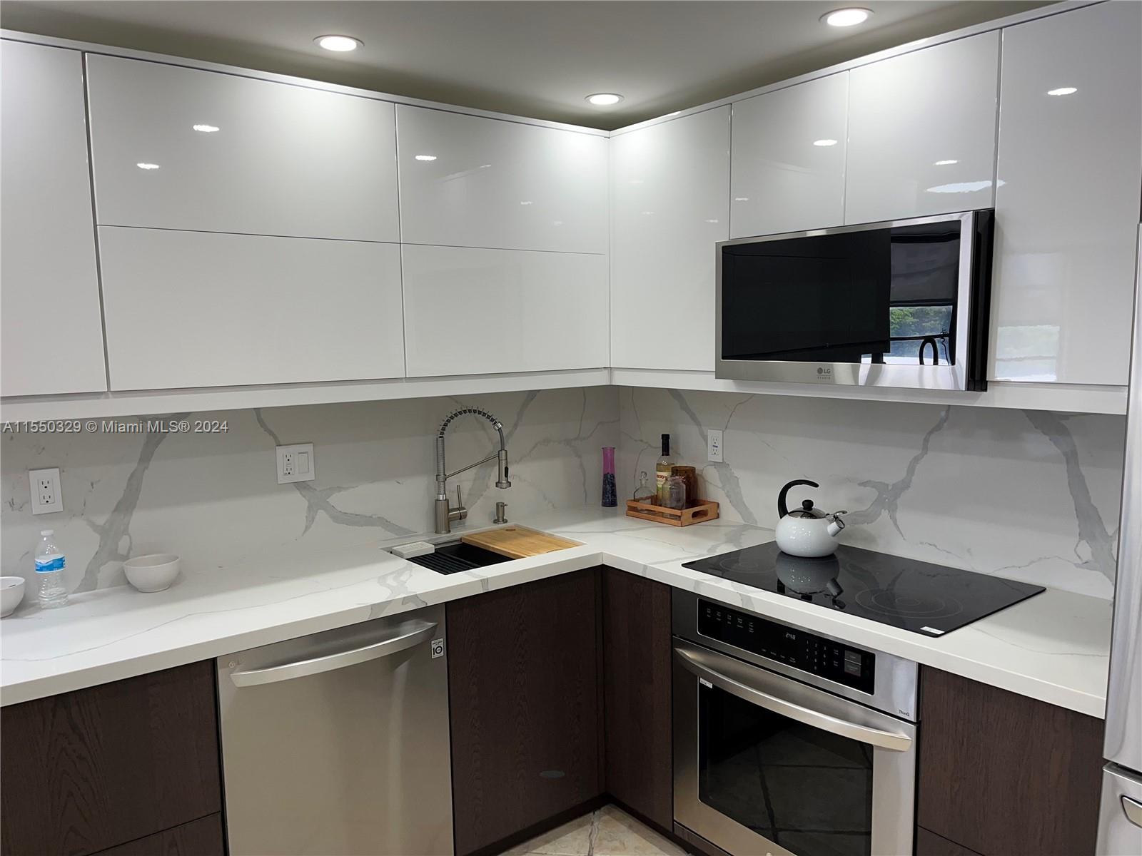 2750 NE 183rd St 606, Aventura, Florida 33160, 1 Bedroom Bedrooms, ,1 BathroomBathrooms,Residential,For Sale,2750 NE 183rd St 606,A11550329