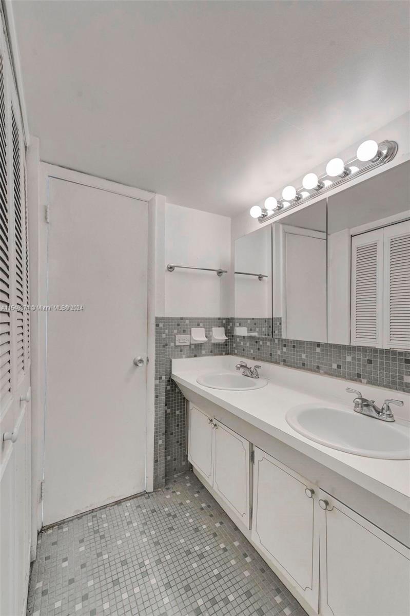 701 Collins Ave 1F, Miami Beach, Florida 33139, 2 Bedrooms Bedrooms, ,2 BathroomsBathrooms,Residential,For Sale,701 Collins Ave 1F,A11548874