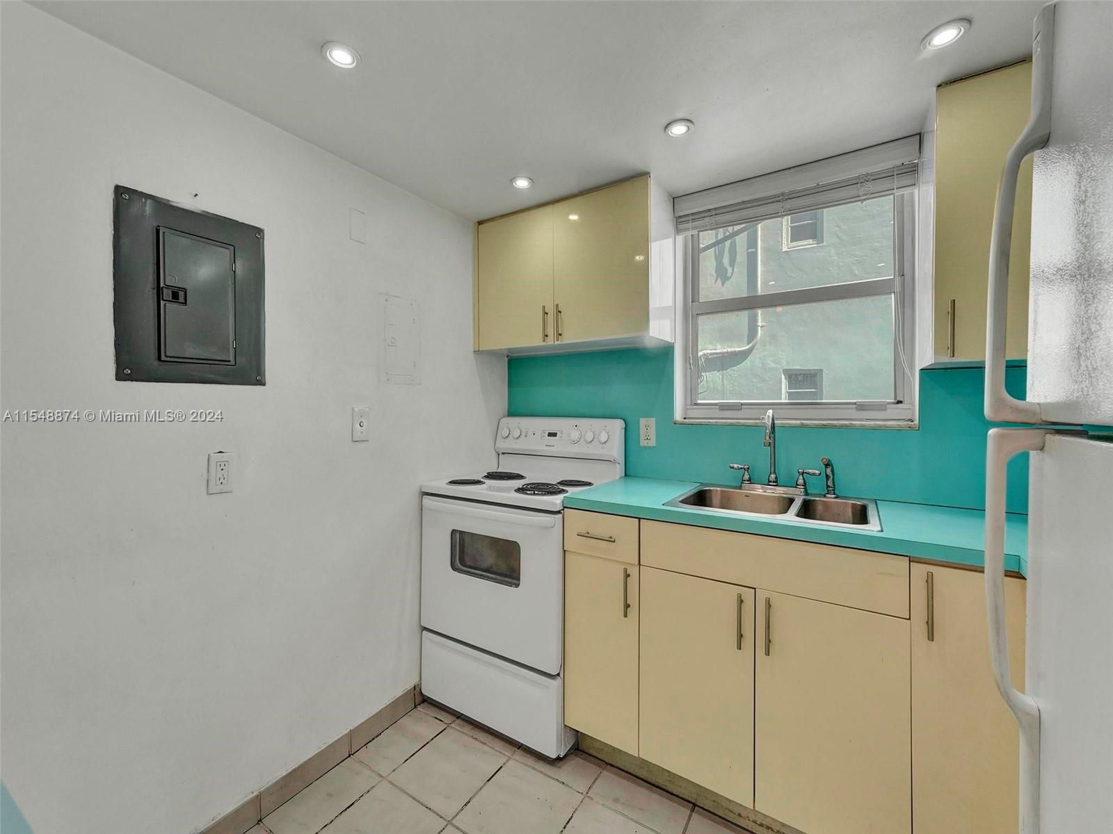 701 Collins Ave 1F, Miami Beach, Florida 33139, 2 Bedrooms Bedrooms, ,2 BathroomsBathrooms,Residential,For Sale,701 Collins Ave 1F,A11548874