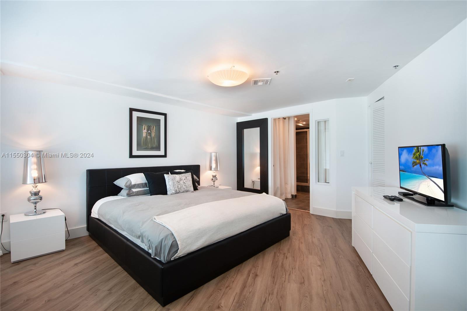 5445 Collins Ave M14, Miami Beach, Florida 33140, 3 Bedrooms Bedrooms, ,2 BathroomsBathrooms,Residential,For Sale,5445 Collins Ave M14,A11550304