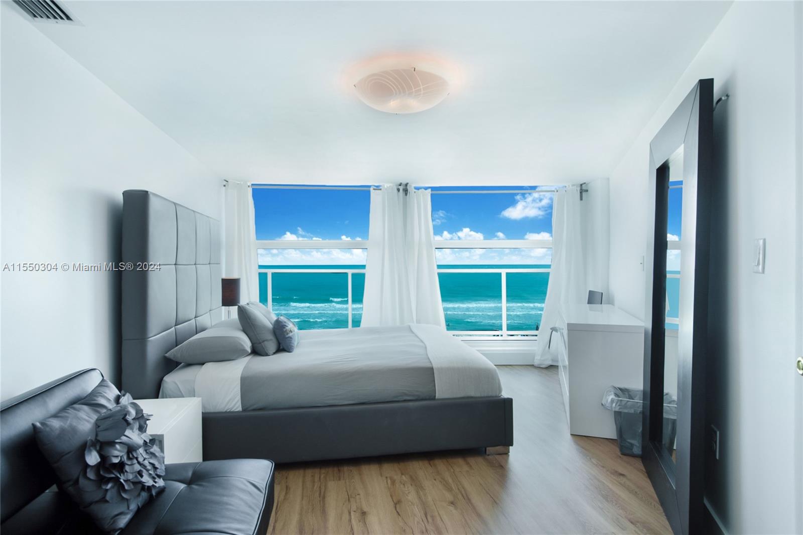 5445 Collins Ave M14, Miami Beach, Florida 33140, 3 Bedrooms Bedrooms, ,2 BathroomsBathrooms,Residential,For Sale,5445 Collins Ave M14,A11550304