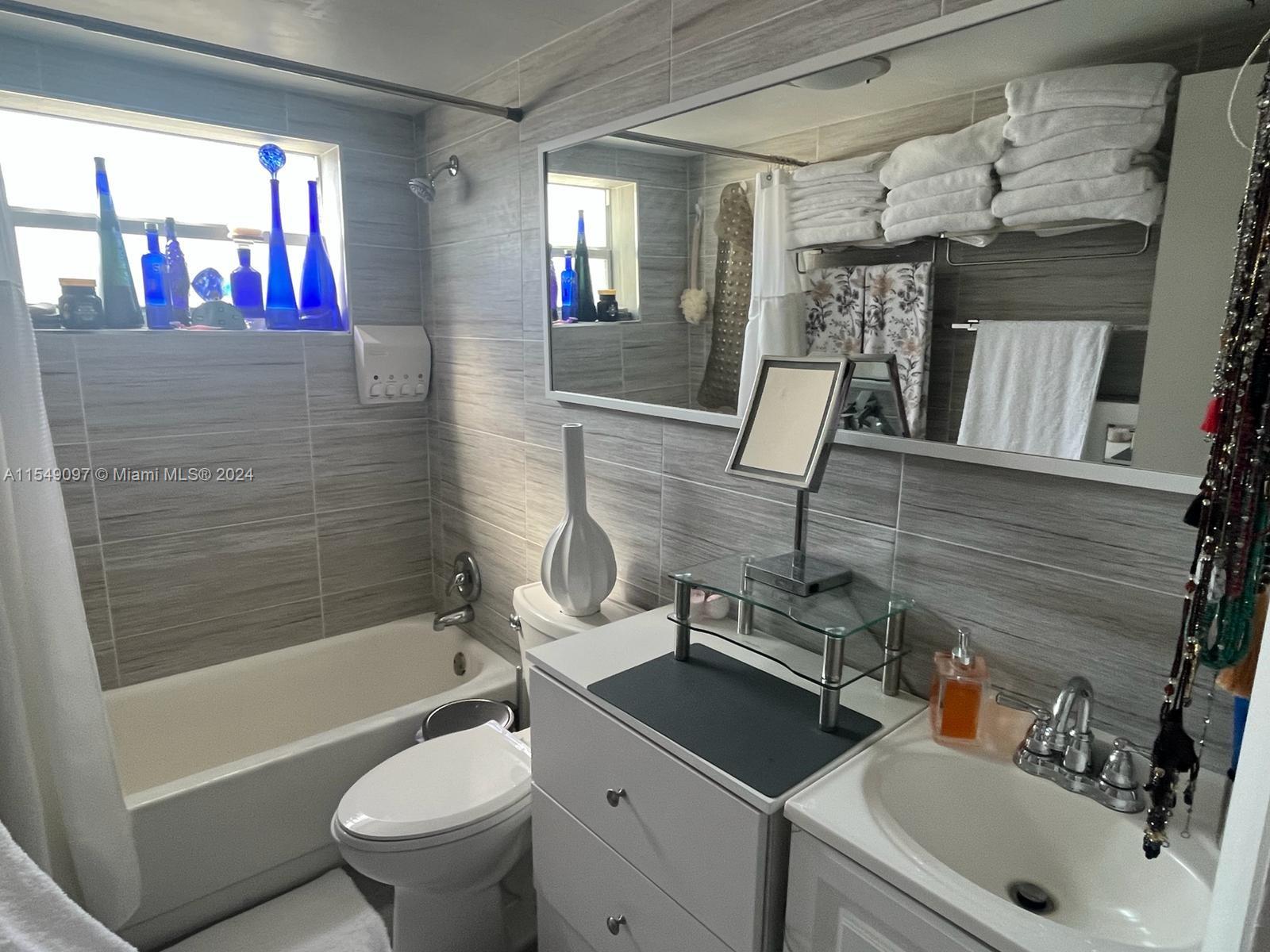 626 Meridian Ave 6, Miami Beach, Florida 33139, ,1 BathroomBathrooms,Residential,For Sale,626 Meridian Ave 6,A11549097