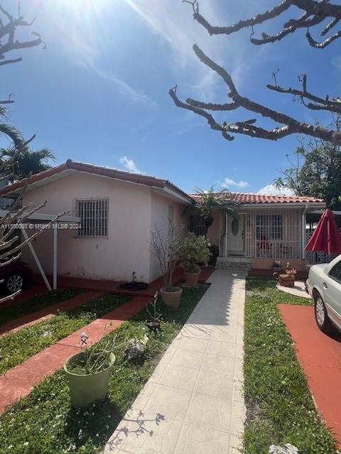 2220 SW 14th St  For Sale A11550093, FL