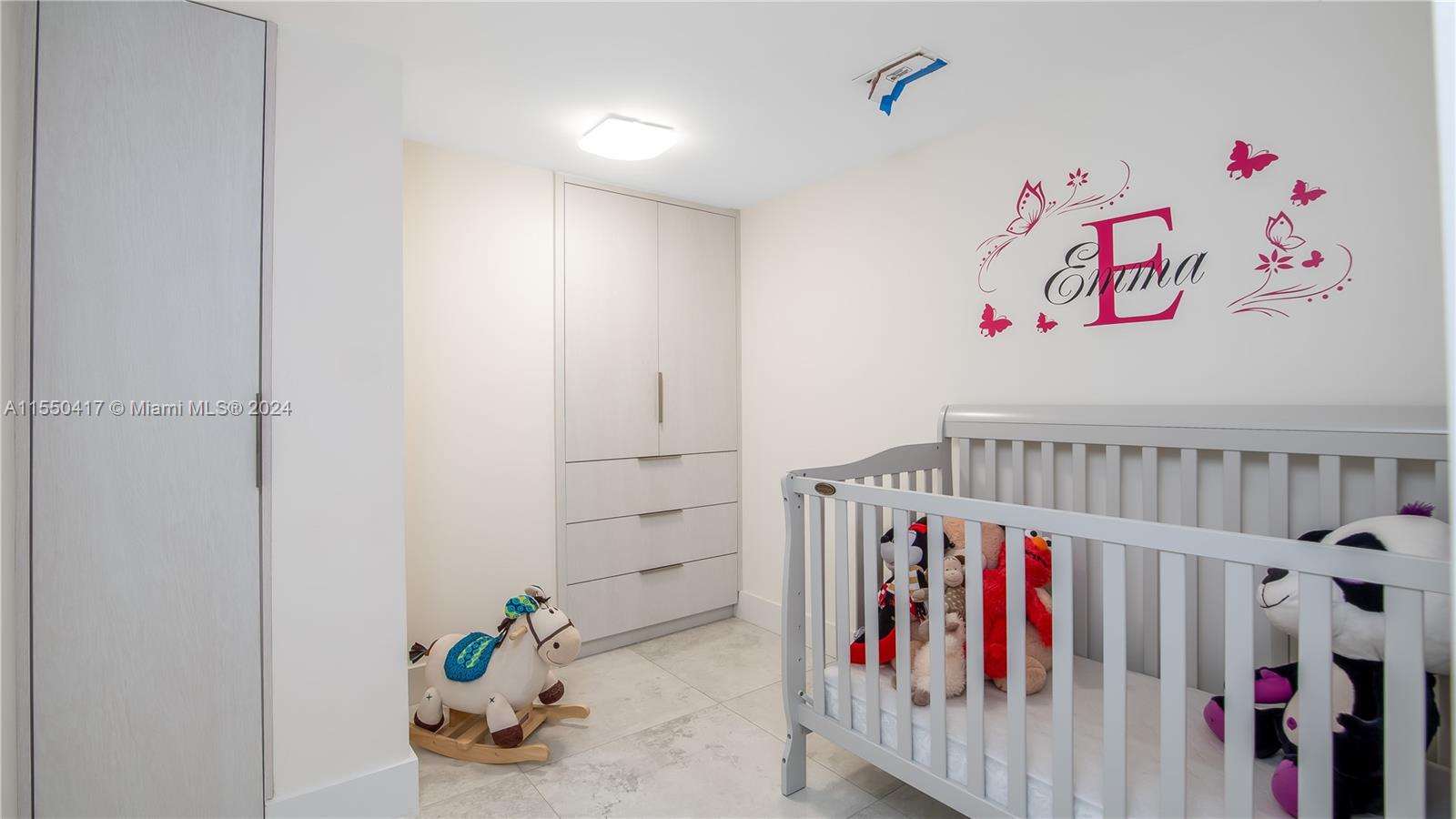 1920 S Ocean Dr (Avail 5/10-12/10) 8B, Hallandale Beach, Florida 33009, 4 Bedrooms Bedrooms, ,2 BathroomsBathrooms,Residentiallease,For Rent,1920 S Ocean Dr (Avail 5/10-12/10) 8B,A11550417