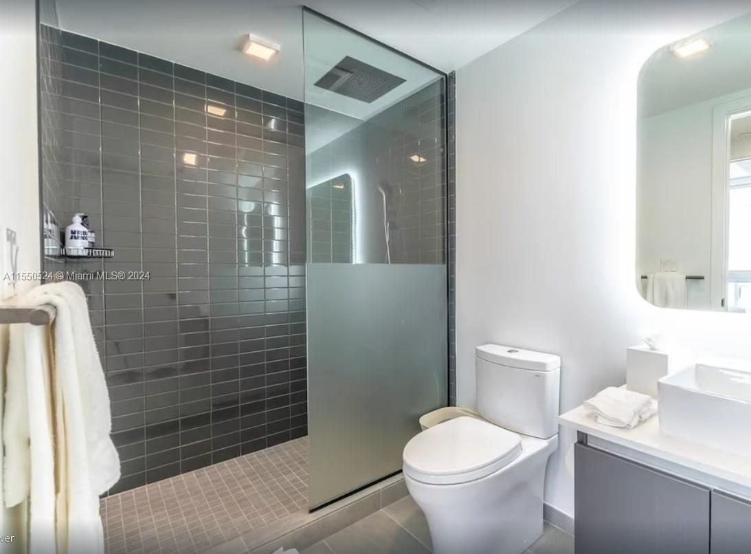 Miami, Florida 33132, 1 Bedroom Bedrooms, ,1 BathroomBathrooms,Residential,For Sale,A11550524