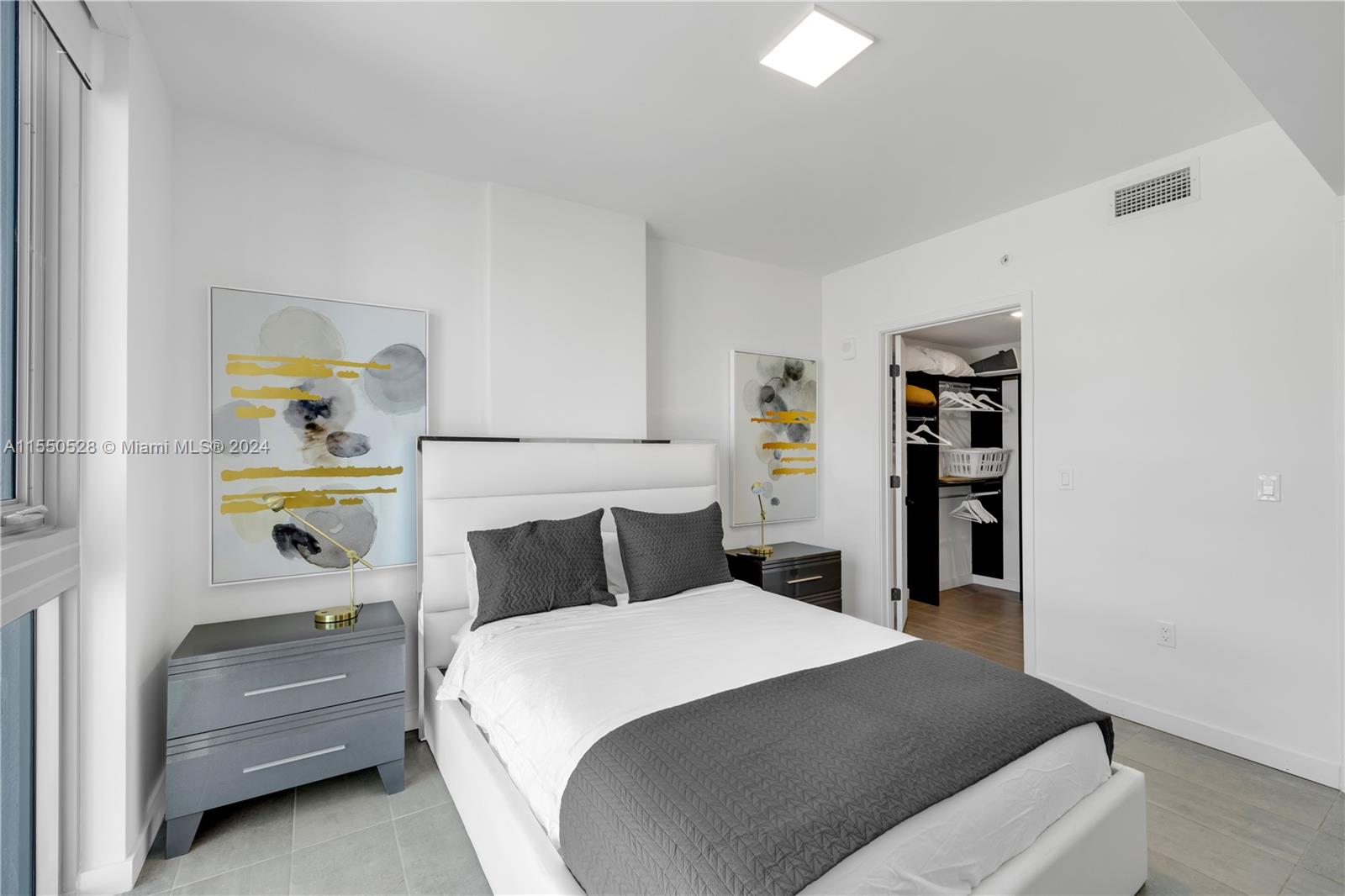 227 NE 2nd St 2305, Miami, Florida 33132, 1 Bedroom Bedrooms, ,1 BathroomBathrooms,Residential,For Sale,227 NE 2nd St 2305,A11550528