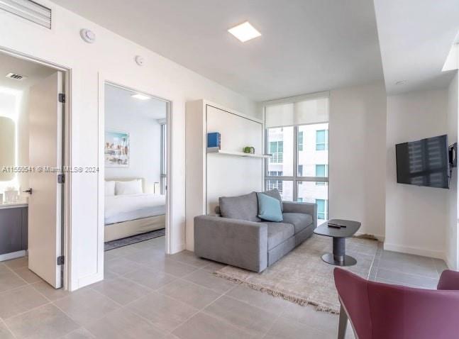 227 NE 2nd St 2902, Miami, Florida 33132, 1 Bedroom Bedrooms, ,1 BathroomBathrooms,Residential,For Sale,227 NE 2nd St 2902,A11550541