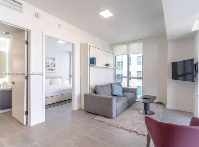 This furnished 1-bedroom, 1-bathroom corner unit is ideally situated in the vibrant heart of downtown Miami. Boasting stainless steel appliances and modern furnishings, this chic residence offers both comfort and style. The building amenities include a stunning pool on the 15th floor with mesmerizing city views, an equipped gym for fitness enthusiasts, and an array of dining options including restaurants, bars, and lounges. Don't miss out on the chance to own a piece of urban luxury in one of Miami's most sought-after locations. Invest wisely and schedule your viewing today!