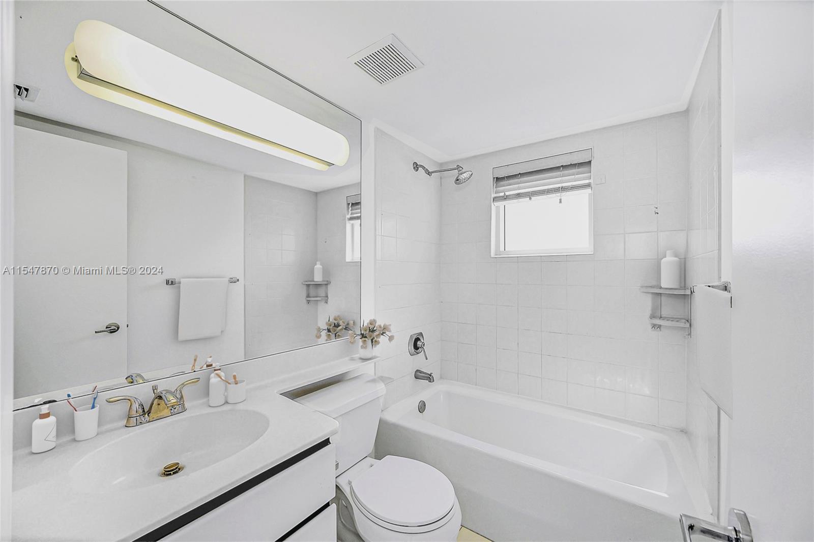 6767 Collins Ave 1402, Miami Beach, Florida 33141, 3 Bedrooms Bedrooms, ,3 BathroomsBathrooms,Residential,For Sale,6767 Collins Ave 1402,A11547870