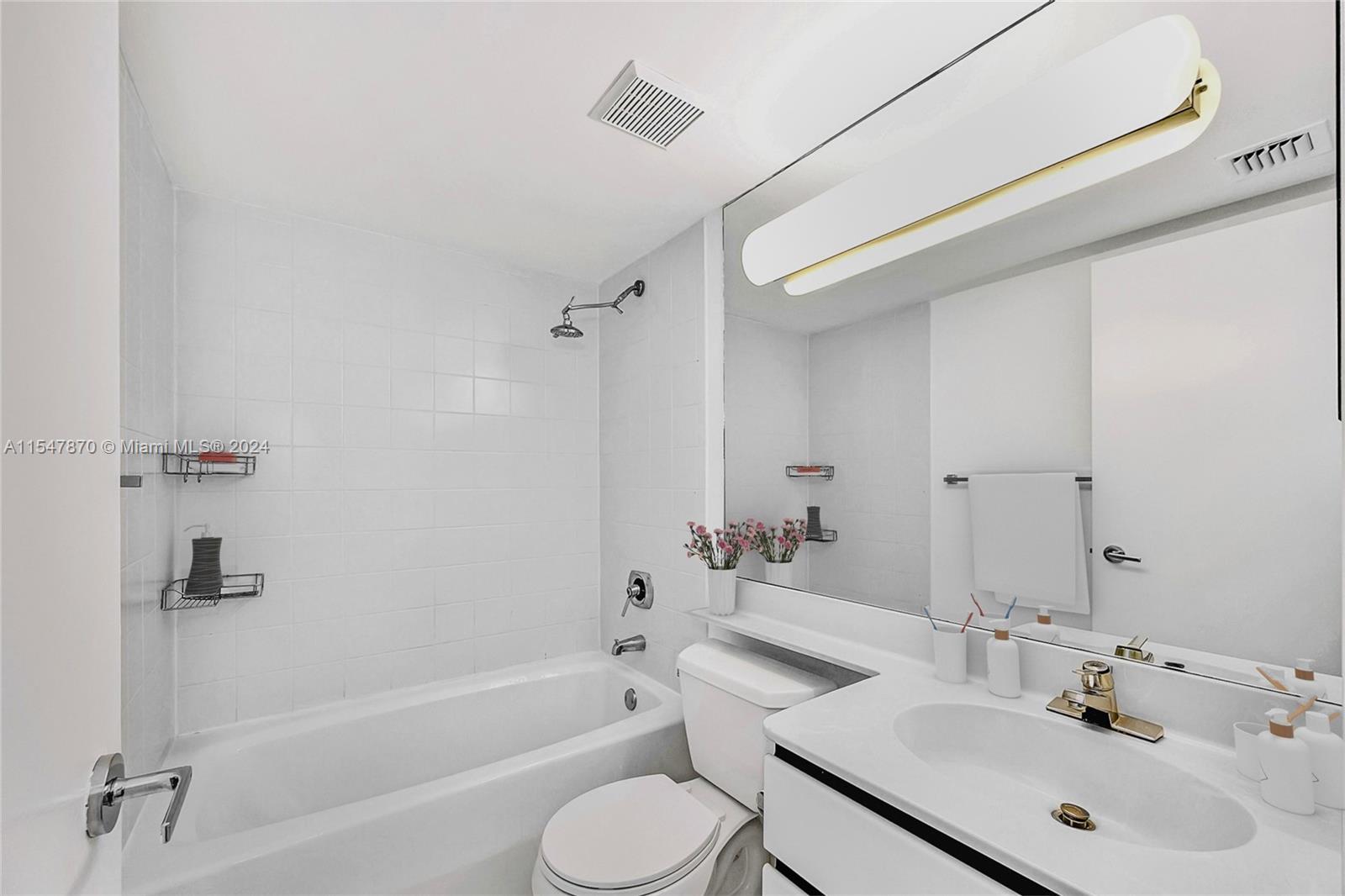 6767 Collins Ave 1402, Miami Beach, Florida 33141, 3 Bedrooms Bedrooms, ,3 BathroomsBathrooms,Residential,For Sale,6767 Collins Ave 1402,A11547870