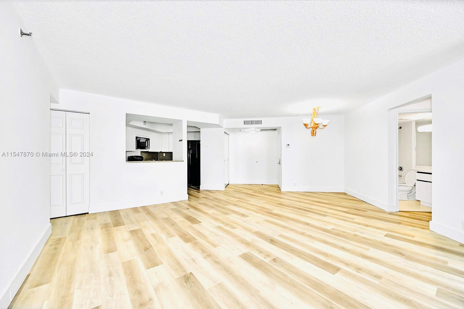 6767 Collins Ave 1402, Miami Beach, Florida 33141, 3 Bedrooms Bedrooms, ,3 BathroomsBathrooms,Residential,For Sale,6767 Collins Ave 1402,A11547870