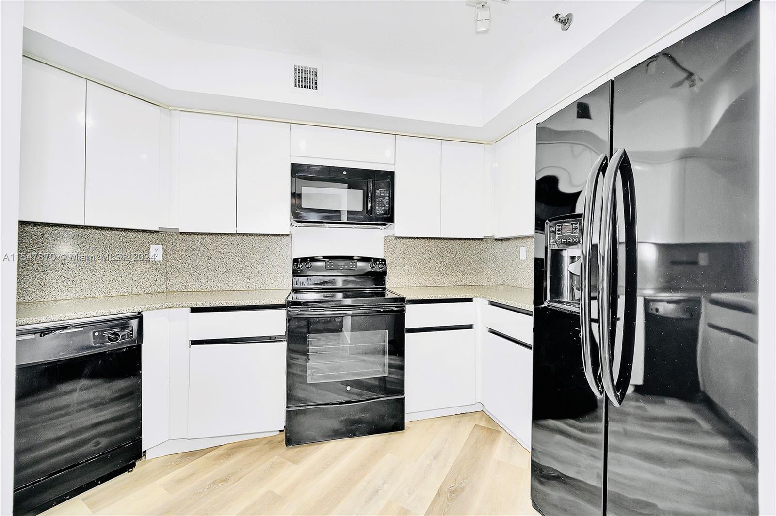 6767 Collins Ave 1402, Miami Beach, Florida 33141, 3 Bedrooms Bedrooms, ,3 BathroomsBathrooms,Residential,For Sale,6767 Collins Ave 1402,A11547870