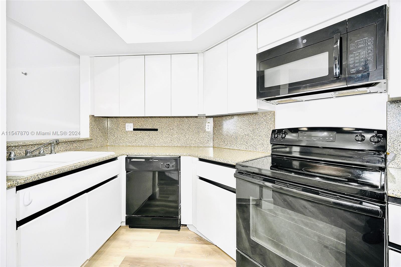 6767 Collins Ave 1402, Miami Beach, Florida 33141, 3 Bedrooms Bedrooms, ,3 BathroomsBathrooms,Residential,For Sale,6767 Collins Ave 1402,A11547870