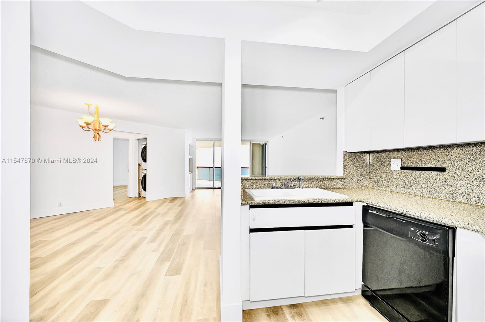 6767 Collins Ave 1402, Miami Beach, Florida 33141, 3 Bedrooms Bedrooms, ,3 BathroomsBathrooms,Residential,For Sale,6767 Collins Ave 1402,A11547870