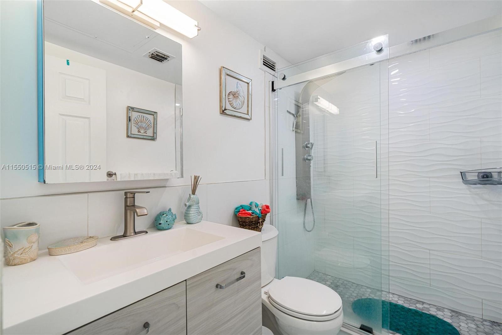 2501 Ocean Dr, Hollywood, FL, 33019 United States, 1 Bedroom Bedrooms, ,1 BathroomBathrooms,Residential,For Sale,Ocean Dr,A11550515