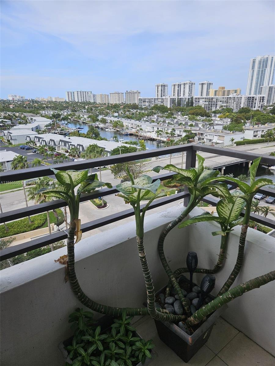 2500 Parkview Dr, Hallandale Beach, FL, 33009 United States, 1 Bedroom Bedrooms, ,1 BathroomBathrooms,Residential,For Sale,Parkview Dr,A11550505