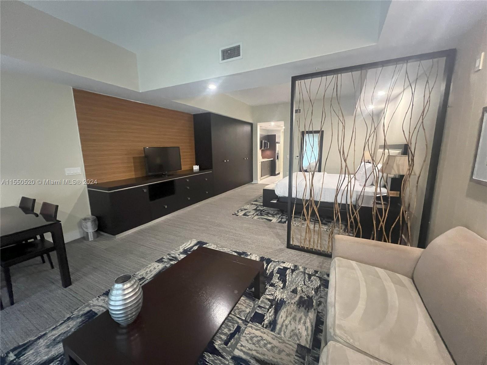 5300 NW 87th Ave 603, Doral, Florida 33178, 1 Bedroom Bedrooms, ,1 BathroomBathrooms,Residential,For Sale,5300 NW 87th Ave 603,A11550520