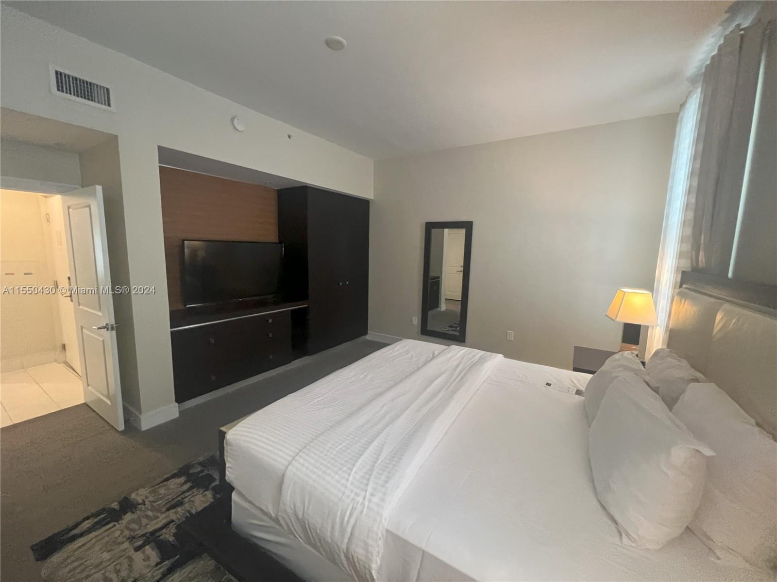 5300 NW 87th Ave 601, Doral, Florida 33178, 1 Bedroom Bedrooms, ,2 BathroomsBathrooms,Residential,For Sale,5300 NW 87th Ave 601,A11550430