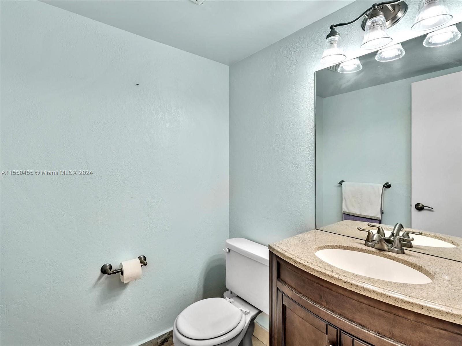 2401 Ocean Dr, Hollywood, FL, 33019 United States, 1 Bedroom Bedrooms, ,1 BathroomBathrooms,Residential,For Sale,Ocean Dr,A11550455