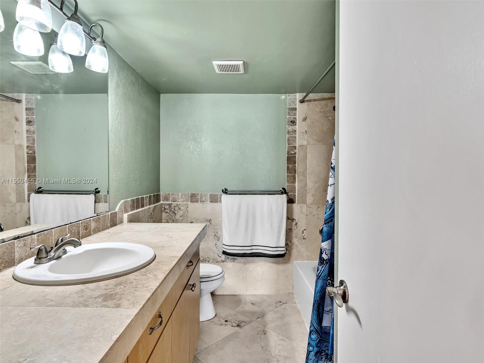 2401 S Ocean Dr PH-B2, Hollywood, Florida 33019, 1 Bedroom Bedrooms, ,1 BathroomBathrooms,Residential,For Sale,2401 S Ocean Dr PH-B2,A11550455