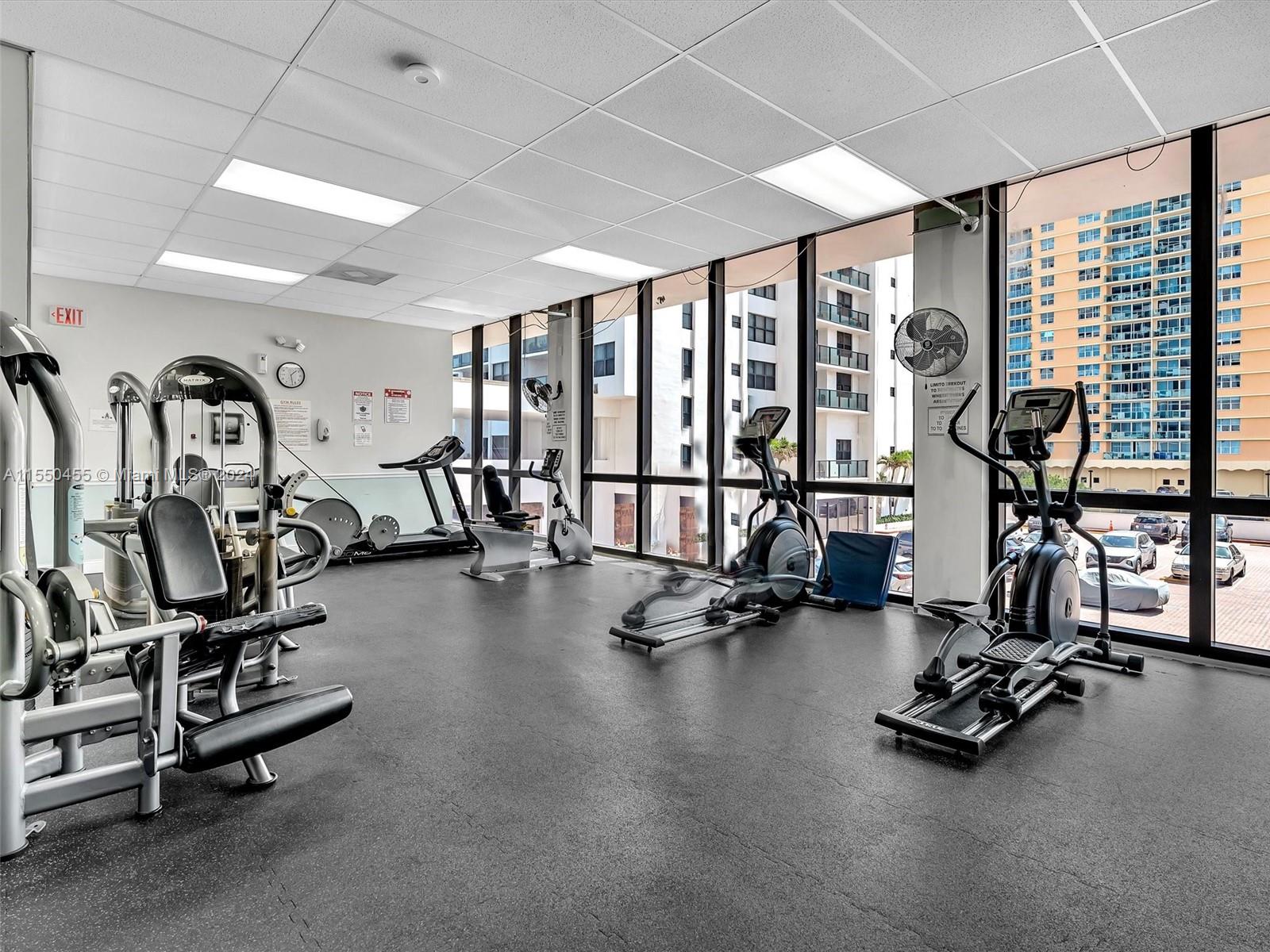 2401 Ocean Dr, Hollywood, FL, 33019 United States, 1 Bedroom Bedrooms, ,1 BathroomBathrooms,Residential,For Sale,Ocean Dr,A11550455