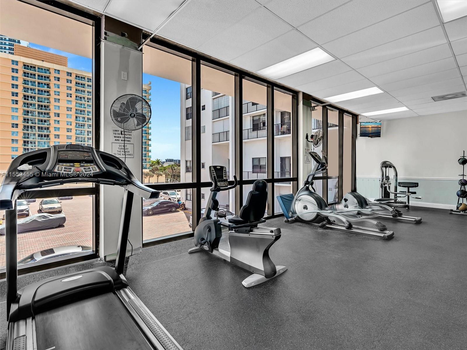 2401 Ocean Dr, Hollywood, FL, 33019 United States, 1 Bedroom Bedrooms, ,1 BathroomBathrooms,Residential,For Sale,Ocean Dr,A11550455
