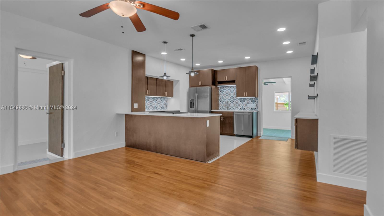 7341 64th Ct, South Miami, FL, 33143 United States, 3 Bedrooms Bedrooms, ,2 BathroomsBathrooms,Residential,For Sale,64th Ct,A11549886
